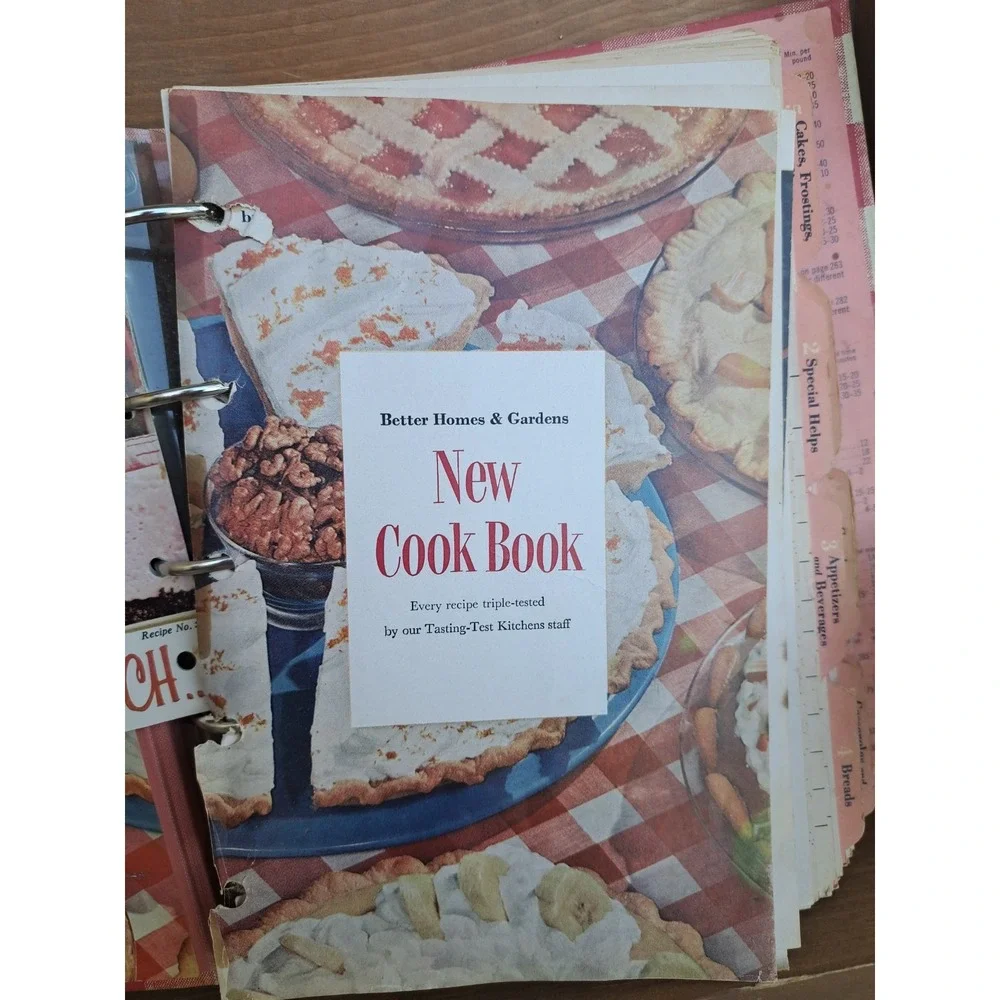 New Cook Book : 1953 Classic Edition by Better Homes and Gardens Books Staff